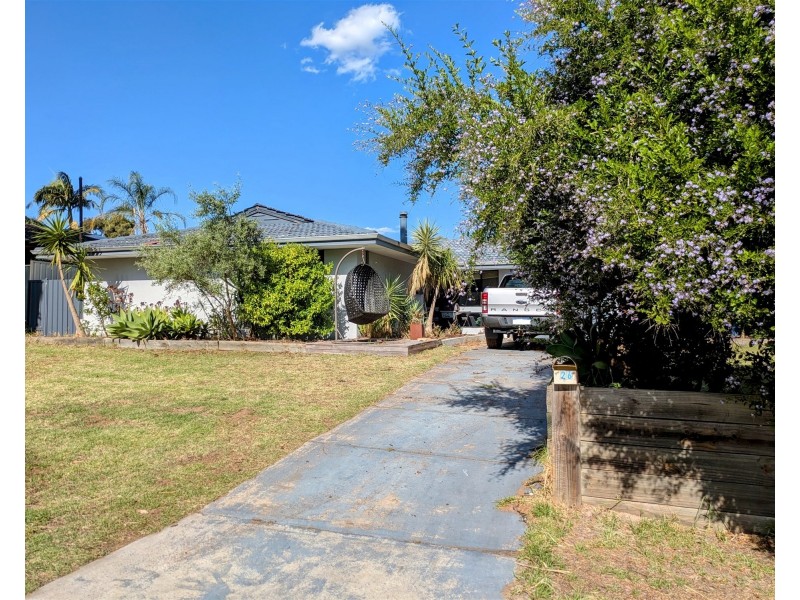 26 Hunter Drive, Lesmurdie WA 6076