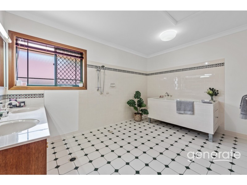 53 Castle Hill Drive, Murrumba Downs QLD 4503