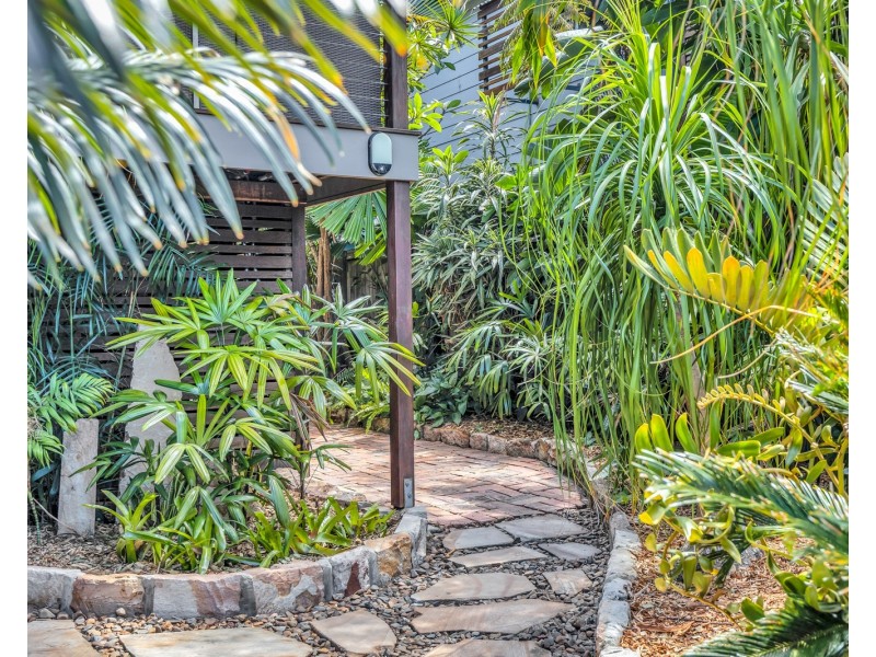98 Oquinn Street, Nudgee Beach QLD 4014
