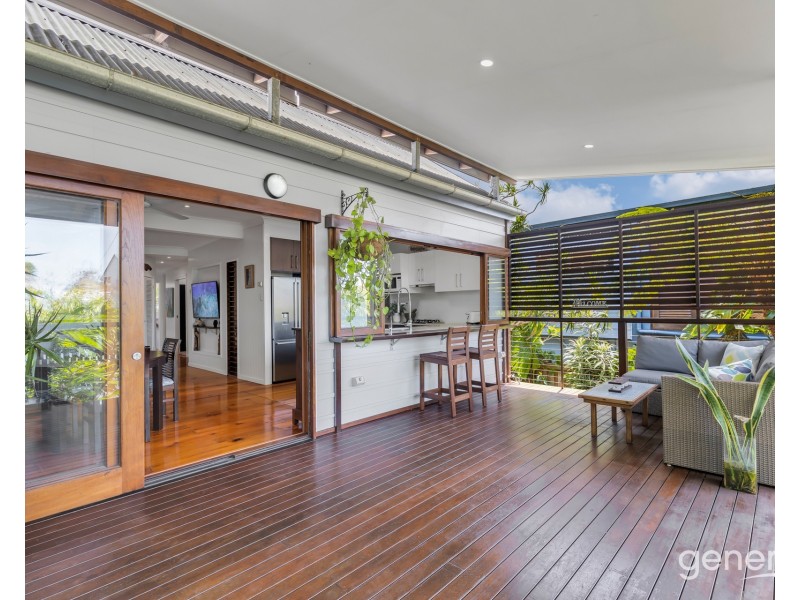 98 Oquinn Street, Nudgee Beach QLD 4014