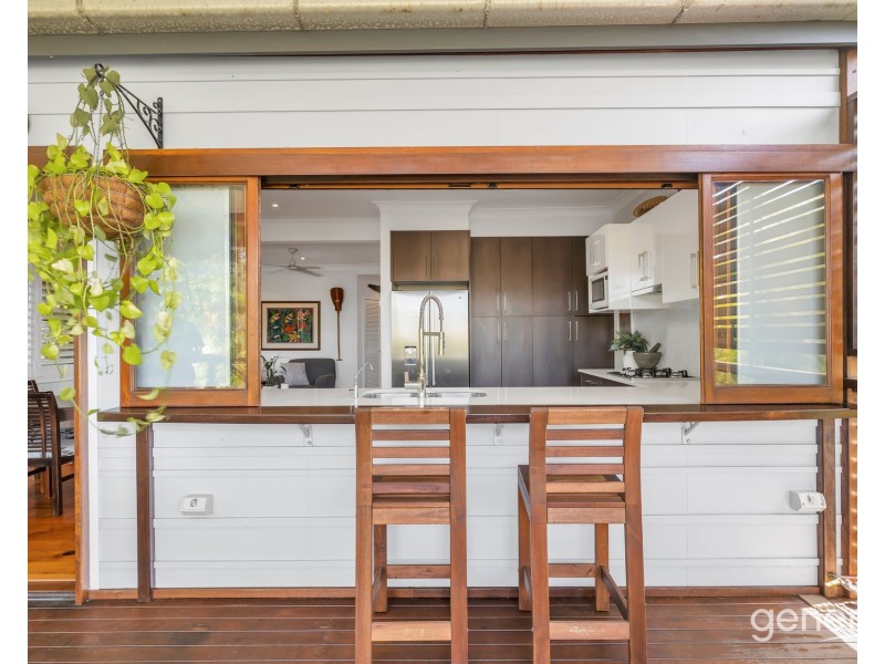 98 Oquinn Street, Nudgee Beach QLD 4014