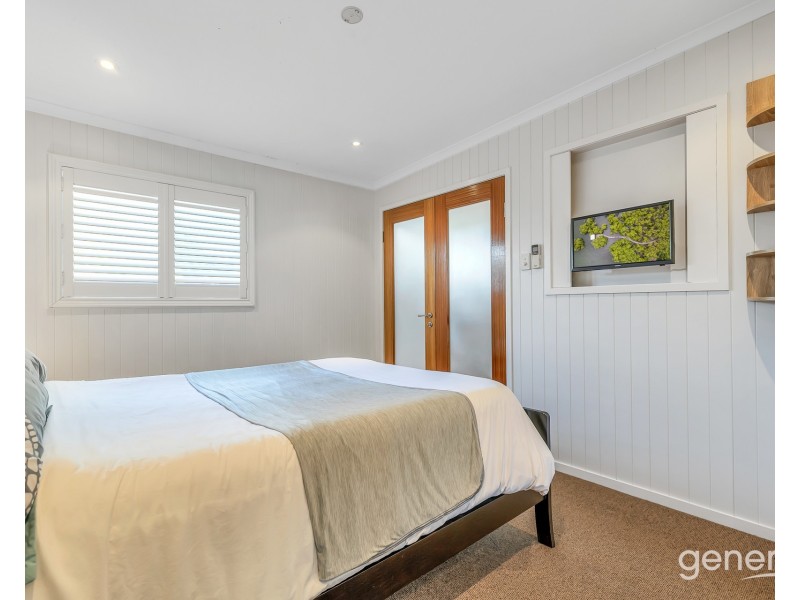 98 Oquinn Street, Nudgee Beach QLD 4014