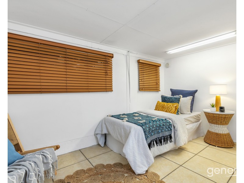98 Oquinn Street, Nudgee Beach QLD 4014