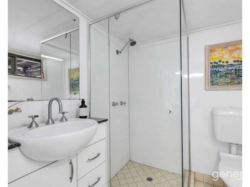 98 Oquinn Street, Nudgee Beach QLD 4014