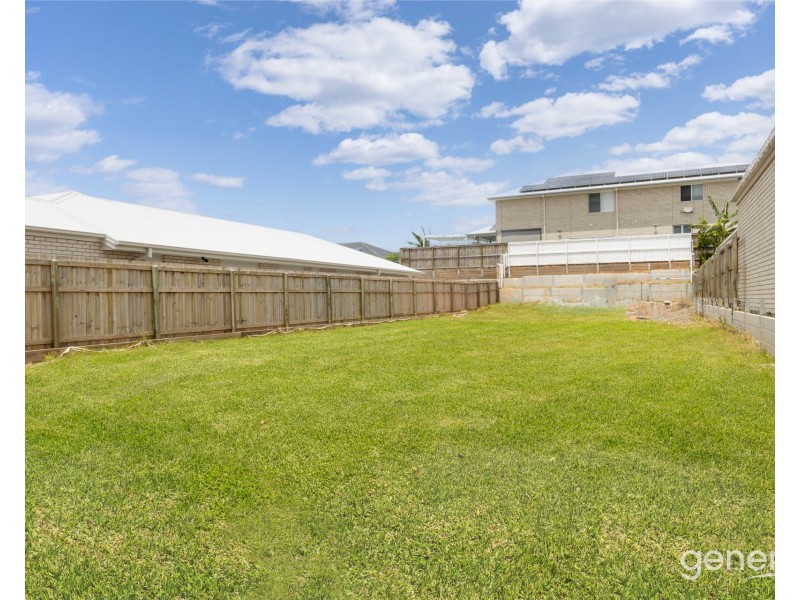 11 Hyacinth Street, Bridgeman Downs QLD 4035
