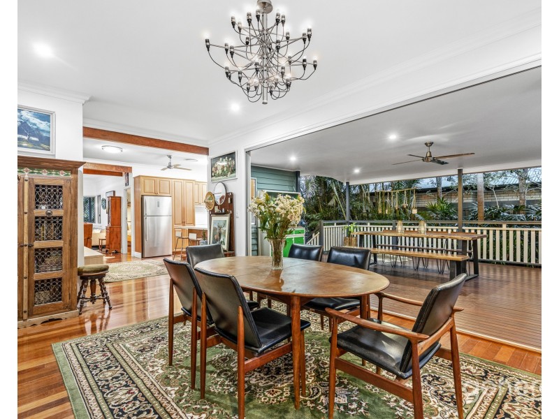 79 Glindemann Drive, Holland Park QLD 4121