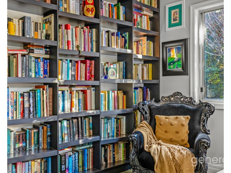 79 Glindemann Drive, Holland Park QLD 4121