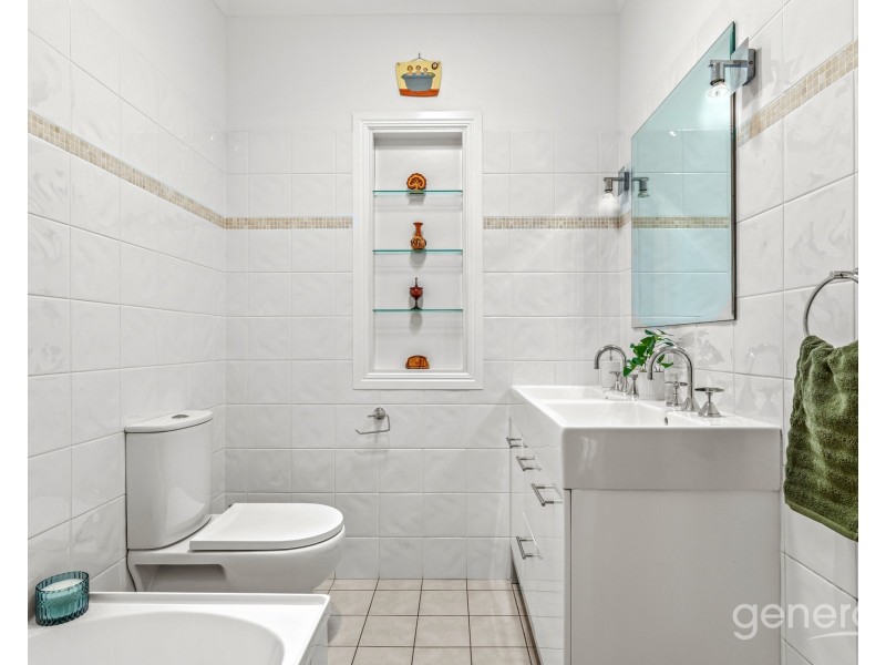 79 Glindemann Drive, Holland Park QLD 4121