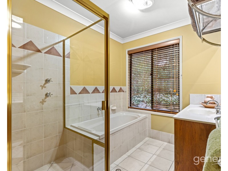 4 D`Aguilar Street, Petrie QLD 4502