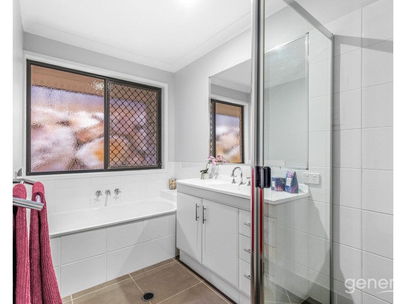 25 Elderflower Circuit, Griffin QLD 4503