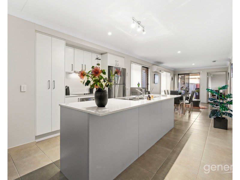 8 Merion Crescent, North Lakes QLD 4509