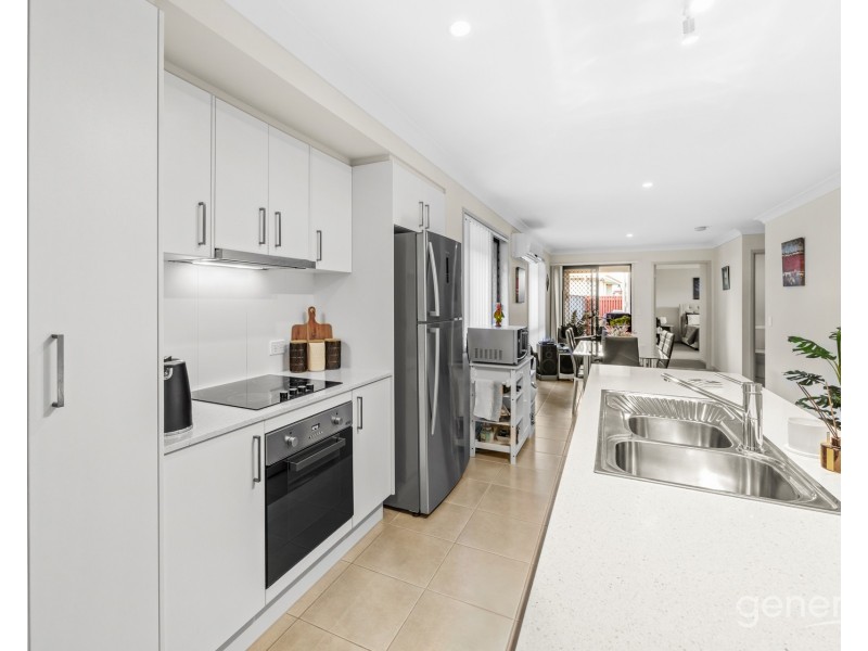 8 Merion Crescent, North Lakes QLD 4509