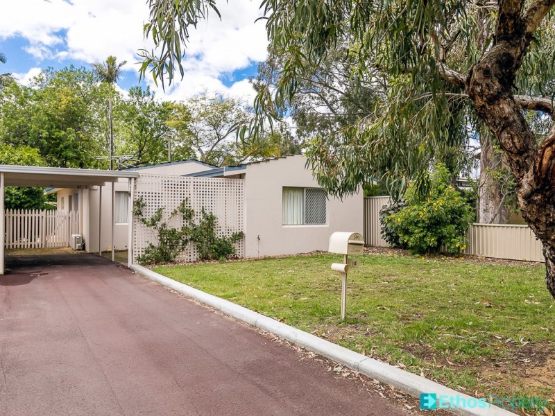 18 Sutherland Cl N, Guildford WA 6055