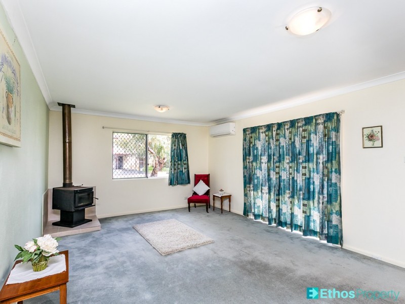 18 Sutherland Cl N, Guildford WA 6055
