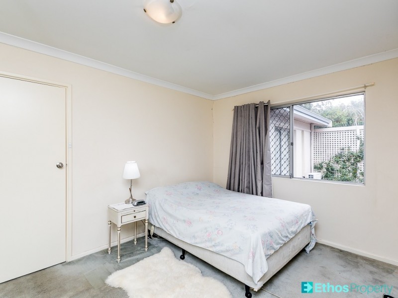 18 Sutherland Cl N, Guildford WA 6055