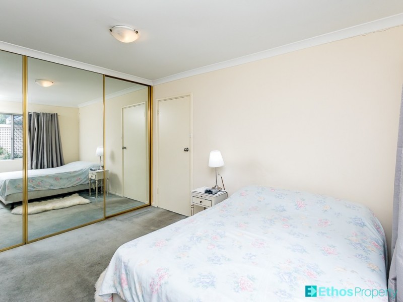18 Sutherland Cl N, Guildford WA 6055