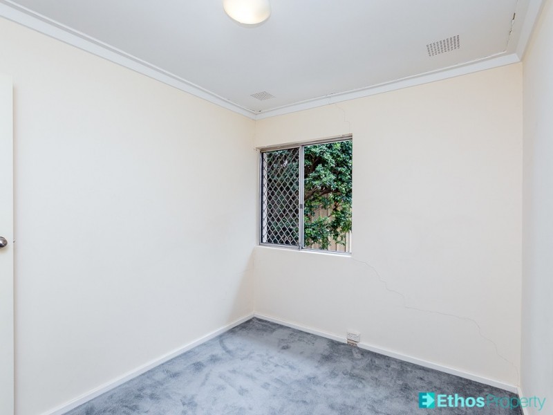 18 Sutherland Cl N, Guildford WA 6055