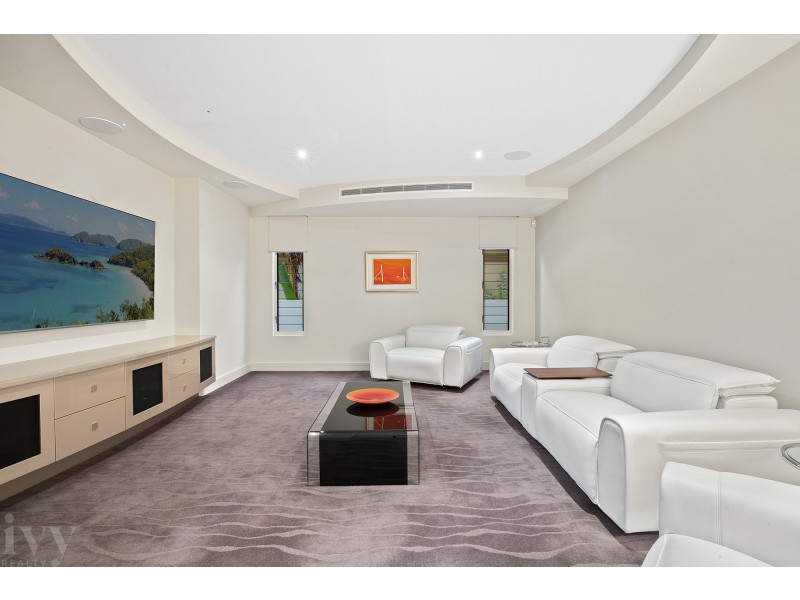 30 Hampton Court, Sovereign Islands QLD 4216