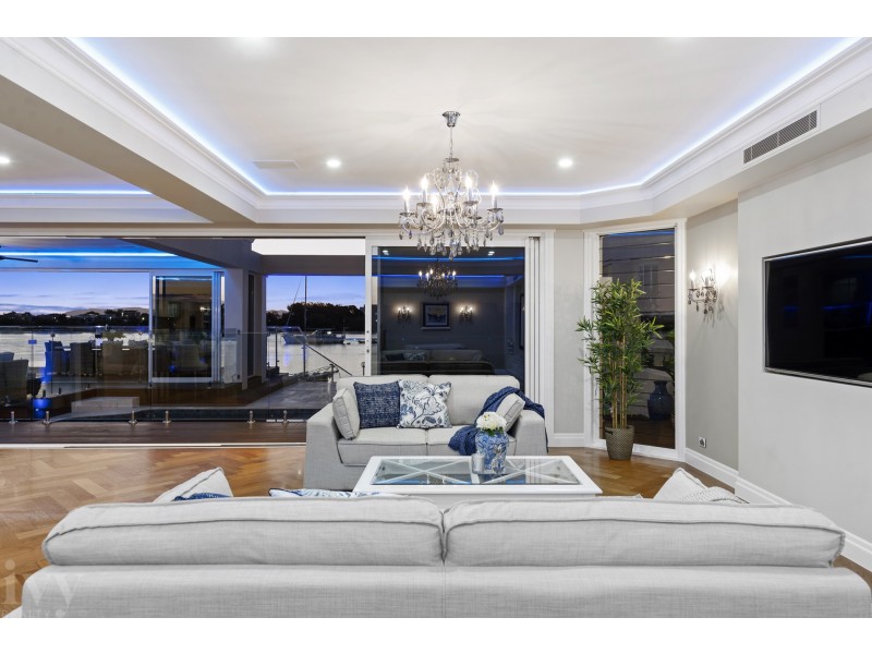 22 Excalibur Court, Sovereign Islands QLD 4216