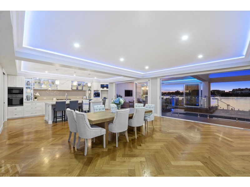 22 Excalibur Court, Sovereign Islands QLD 4216