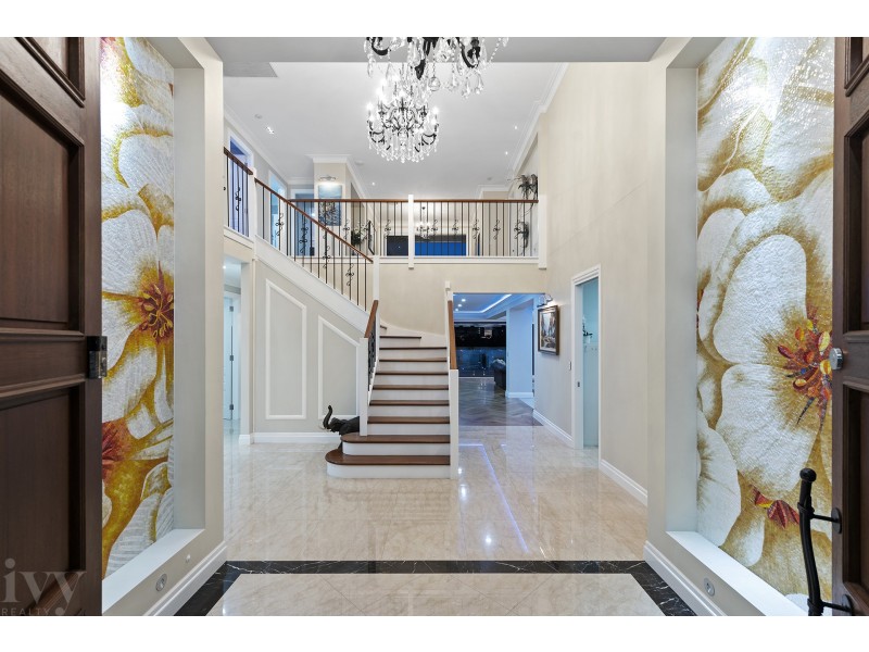 22 Excalibur Court, Sovereign Islands QLD 4216