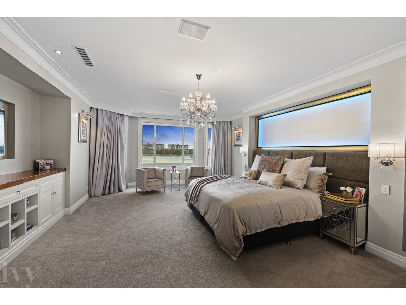 22 Excalibur Court, Sovereign Islands QLD 4216