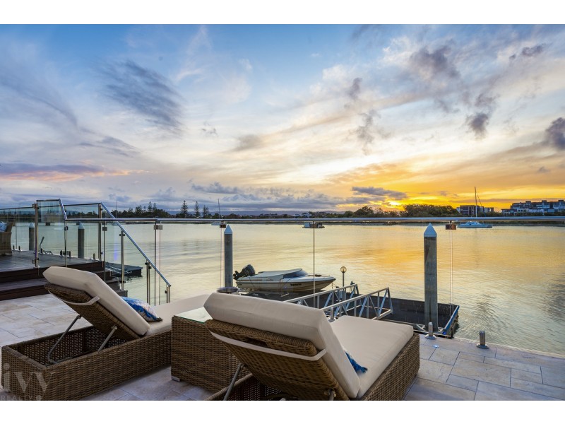 22 Excalibur Court, Sovereign Islands QLD 4216