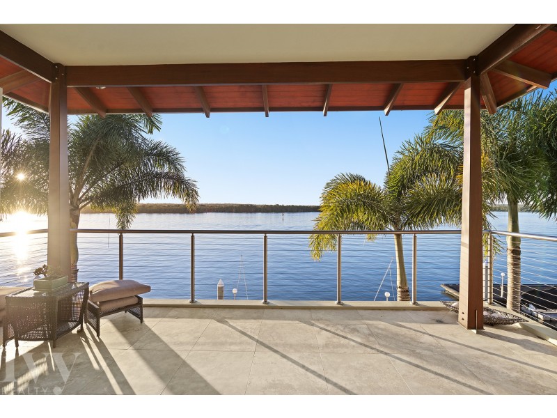 31 Knightsbridge Parade West, Sovereign Islands QLD 4216