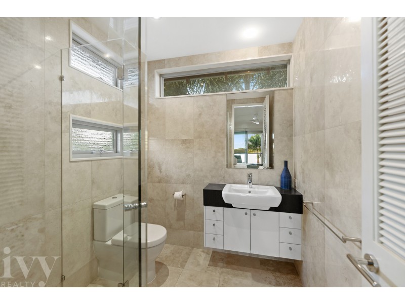 31 Knightsbridge Parade West, Sovereign Islands QLD 4216