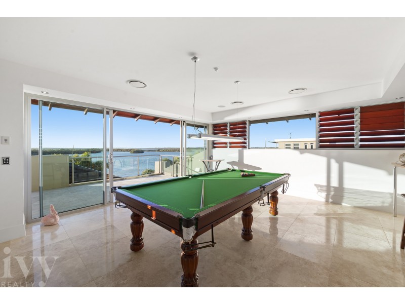 31 Knightsbridge Parade West, Sovereign Islands QLD 4216