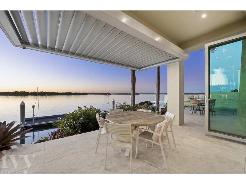 31 Knightsbridge Parade West, Sovereign Islands QLD 4216