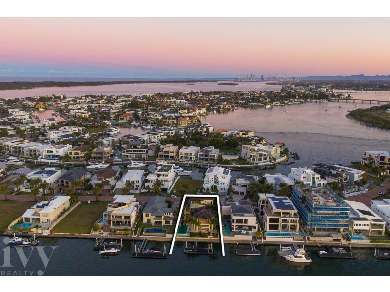 31 Knightsbridge Parade West, Sovereign Islands QLD 4216