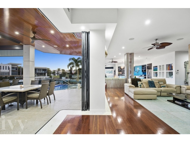 88 Royal Albert Crescent, Sovereign Islands QLD 4216