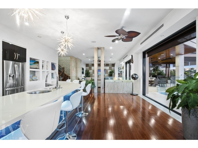 88 Royal Albert Crescent, Sovereign Islands QLD 4216