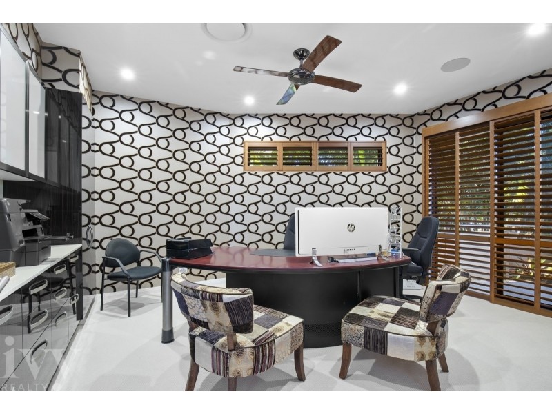 88 Royal Albert Crescent, Sovereign Islands QLD 4216