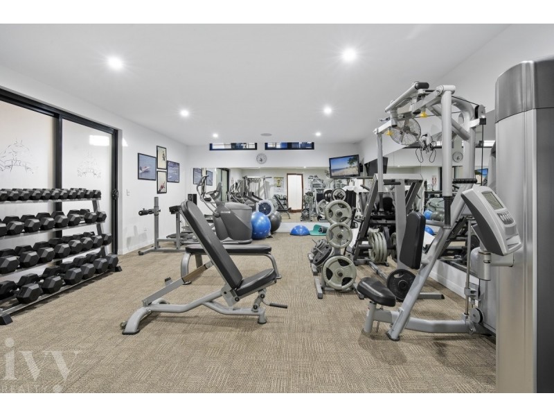 88 Royal Albert Crescent, Sovereign Islands QLD 4216