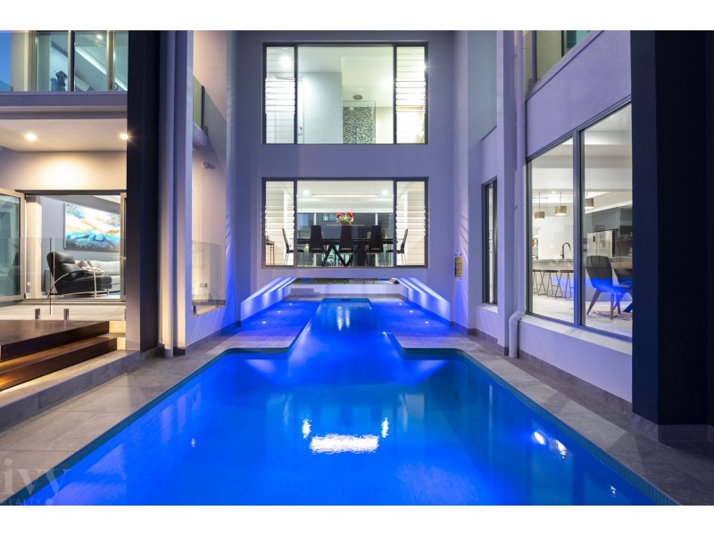 19 Knightsbridge Parade East, Sovereign Islands QLD 4216