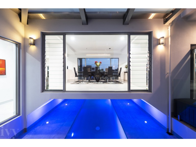 19 Knightsbridge Parade East, Sovereign Islands QLD 4216