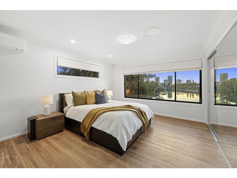 22 Maureen Court, Broadbeach Waters QLD 4218