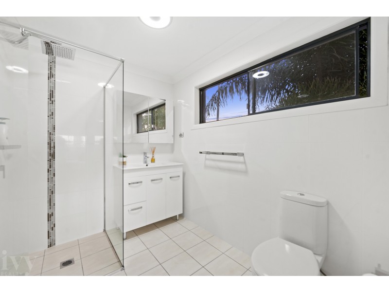 22 Maureen Court, Broadbeach Waters QLD 4218