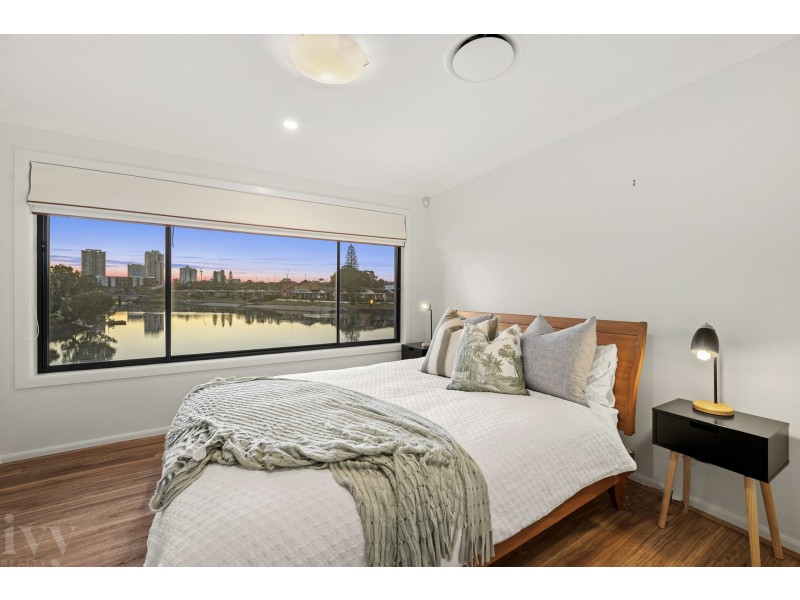 22 Maureen Court, Broadbeach Waters QLD 4218