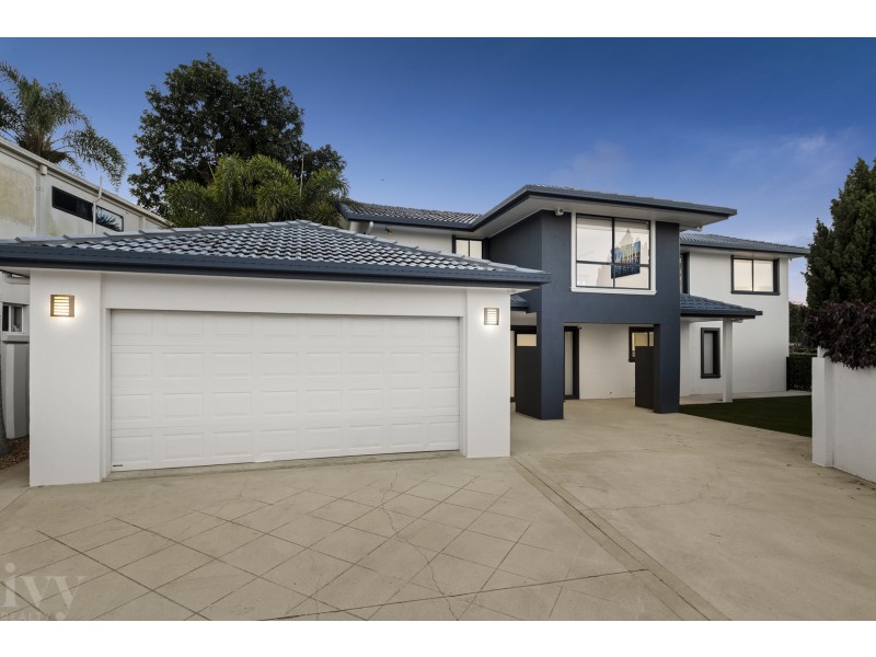 22 Maureen Court, Broadbeach Waters QLD 4218
