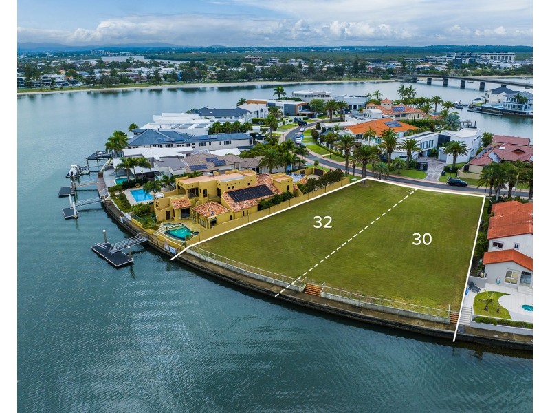 30-32 Brittanic Crescent, Sovereign Islands QLD 4216