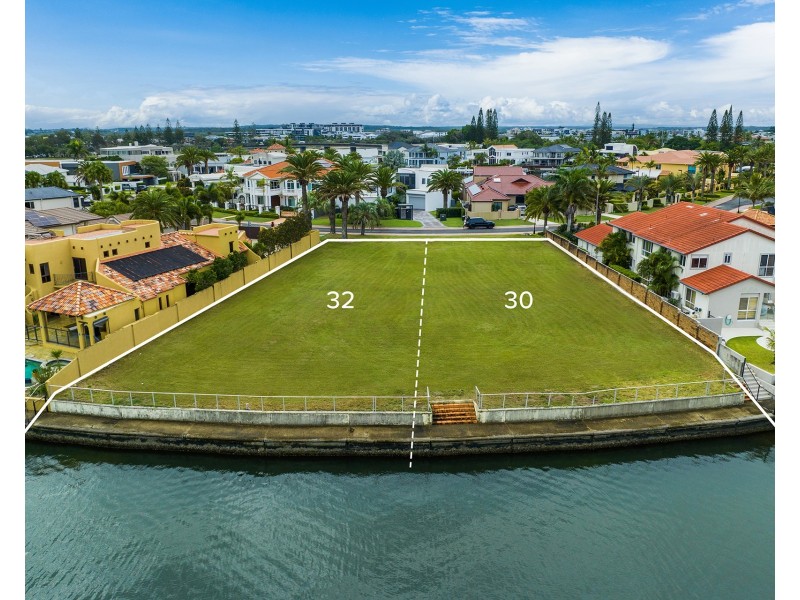 30-32 Brittanic Crescent, Sovereign Islands QLD 4216