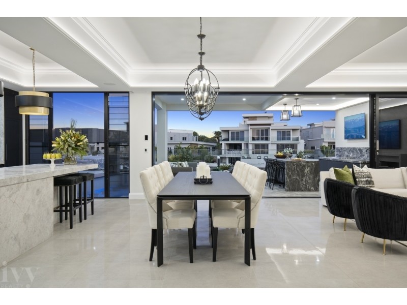 40 Knightsbridge Parade West, Sovereign Islands QLD 4216