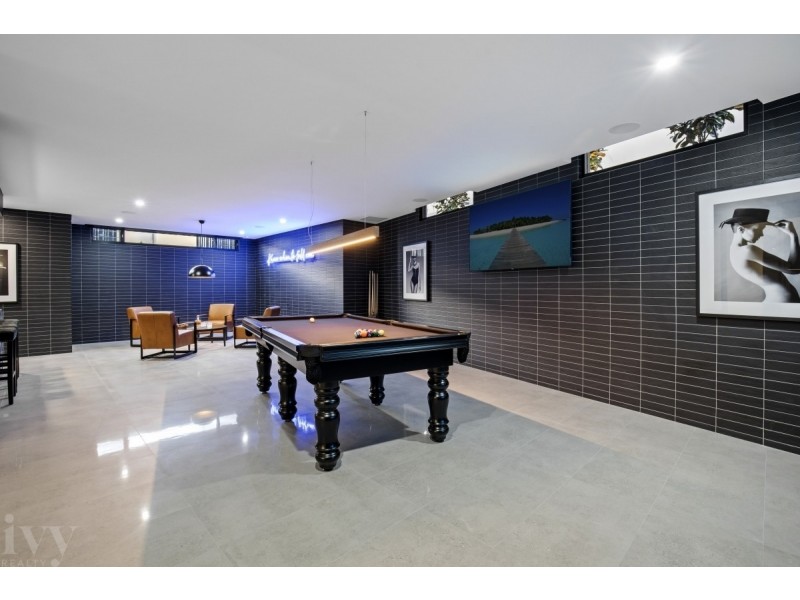 40 Knightsbridge Parade West, Sovereign Islands QLD 4216