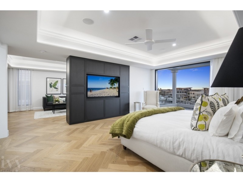 40 Knightsbridge Parade West, Sovereign Islands QLD 4216