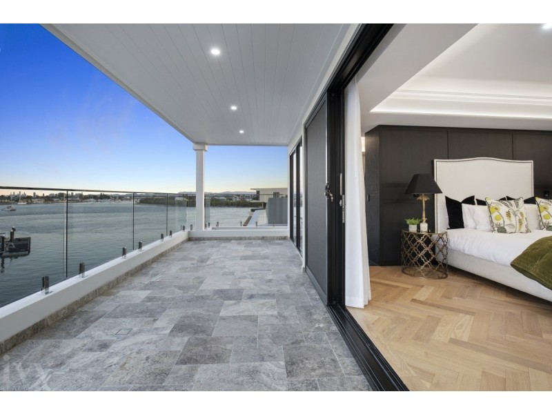 40 Knightsbridge Parade West, Sovereign Islands QLD 4216