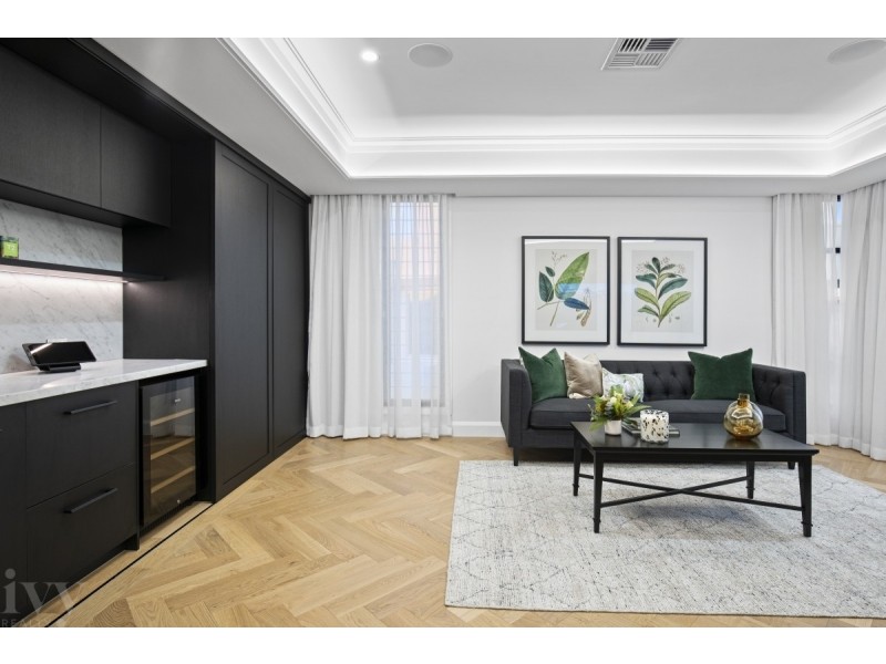 40 Knightsbridge Parade West, Sovereign Islands QLD 4216