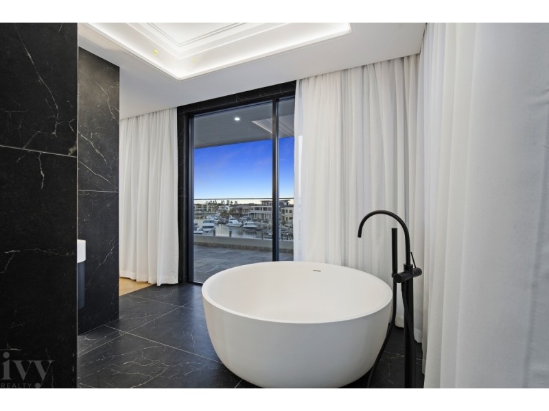 40 Knightsbridge Parade West, Sovereign Islands QLD 4216